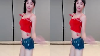 Em Gái Trung Quốc Uốn éo Trên Thang Lửa đỏ Rực