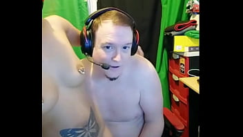 Pasangan Mesum Main Dnd Sambil Ngentot Dan Sepong Berujung Crot Dalam – Cuplikan