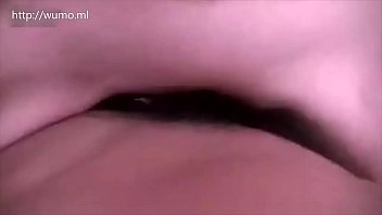 烦死了，洗个澡都不得安宁，非要进来狠狠干我