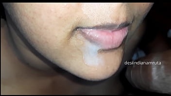 Bhabhi India Yang Imut Disemprot Muncratan Pejuh Deras Dari Kontol Dewar Ke Mulut Dan Bibirnya Yang Cantik