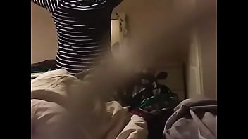 Gadis Berhijab Dengan Gaul Yang Menggoda