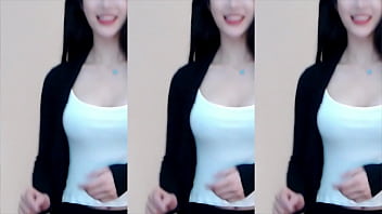 Cô Gái Trung Quốc Mặc áo Hai Dây Phóng Trên Tàu Lượn Siêu Tốc Khiến Ngực Căng Tròn Rung Lắc Dữ Dội