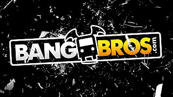 Mulut Paisley Page Yang Ahli Mengisap Kontol Mulai Bekerja