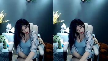 Vũ điệu Kích Dục Cuồng Nhiệt Của Em Gái Trung Hoa Nóng Bỏng