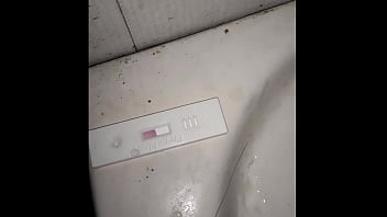 Langsung! Proses Lengkap Istri Tiriku Tes Kehamilan Dengan Suara Menggoda