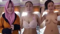 Jilbab Merah Muda Kirim Video Mesum Telanjang