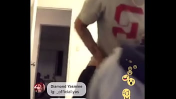 Gadis Gemuk Mengisap Kontol Di Facebook Live