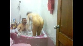 Tante Desi Mandi Telanjang Di Bak Mandi