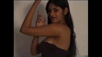 Dia Menggoda Payudara Arabnya Yang Lezat Dan Menggairahkan