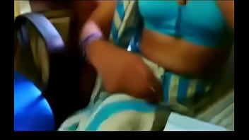 Pandangan Menggoda Dari Bibi Tetangga Yang Montok