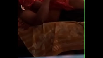 Istri Desi Menggoyang Di Atas Ranjang