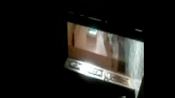 Guru Seksi Neelima Bhabhi Memamerkan Tubuh Dewasanya Yang Menggoda