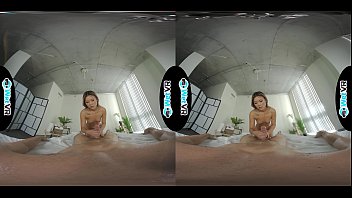 Gadis Pijat Asia Di Wetvr Ahli Dalam Teknik Susu Khusus Vr