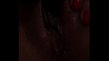 Gadis India Merintih Nikmat Dengan Getaran Tangan, Suara Desahan Dalam Bahasa Hindi Terdengar Jelas