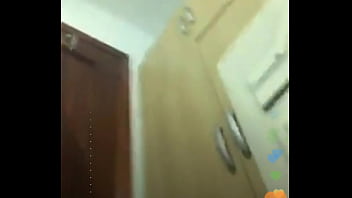 Masturbasi Di Depan Kamera Secara Langsung