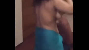 Tarian Telanjang Menggoda Di Kamar Hotel Dengan Irama Hindi Yang Membara