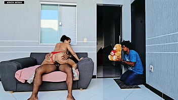 Kekasihku Yang Bodoh Memberiku Hadiah Romantik, Tapi Malah Menemukanku Tengah Digerogoti Kakaknya Di Hari Valentine – Lebih Baik Aku Dikentuti Dengan Kontol Besar