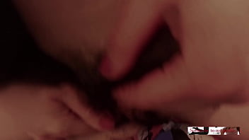 Topeng Basah Di Wajah, Melindungi Dari Virus Yang Merayap Di Udara.