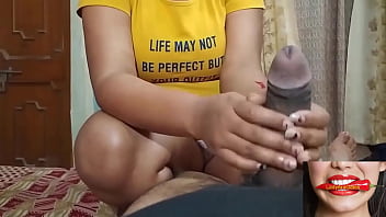 Gadis India Seksi Dalam Kurti Pink, Bergoyang Dengan Audio Hindi Yang Menggoda