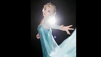 Elsa, Gadis Asia Muda Yang Menggoda Dengan Tubuh Mulusnya