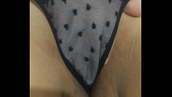 Istri Menggoda Dirinya Sendiri Dengan Nafsu Membara