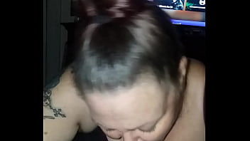 Istriku Melayani Nafsu Di Bawah Sementara Aku Main Game Online.