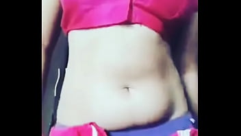 Desi Yang Menggoda Dengan Gairah Tak Terkendali