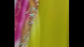 Gadis India Yang Menggoda Dengan Lekuk Tubuh Yang Memukau