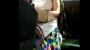 Bhabhi Yang Berpayudara Besar Dan Menggairahkan