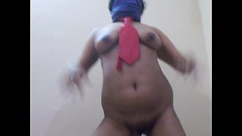 Bhabhi Velamma Menutup Wajah Saat Tampil Telanjang Di Situs Webcam India