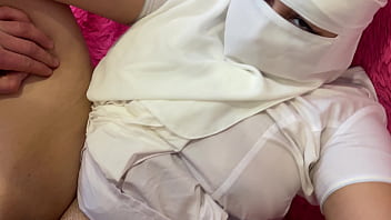 Perawat Arab Memuaskan Pasien Dengan Vaginanya Yang Basah