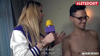 Celina Davis: Nungging Di Ranjang, Payudara Besar German Ini Dihardcore Amatir Rusia