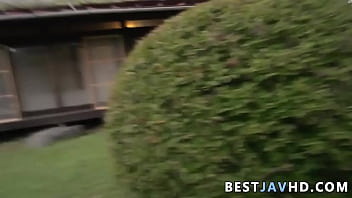 Ibu Rumah Tangga Jepang Yang Menggairahkan Ini Akan Menikmati Suguhan Manis, Saat Ia Melayani Batang Besar Dengan Mulutnya Dalam Film Dewasa Terbaik!