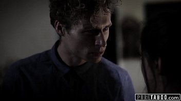 Kakak Tiri Memuaskan Adik Tiri Dengan Isi Kedua Di Dalam