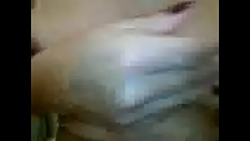 Gadis Tionghoa Kembali Mengusap Celah Basahnya