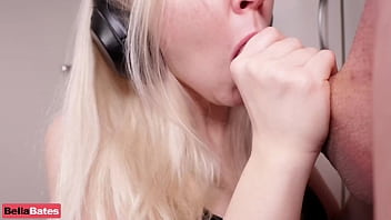 Putri Tiri Mengisap Kontol Ayah Tirinya Dengan Asmr