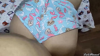 Ketika Ibu Pergi, Ayah Tiriku Mulai Meraba-raba Badanku – Hari Di Mana Ayah Memanfaatkanku