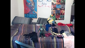 Alexxxcoal Nongkrong Di Live Cam, Pamer Pantat Goyangnya Yang Menggoda