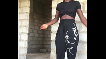 Tarian Telanjang Gila Si Jalang Untuk Penggemar Yang Bergairah