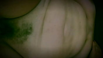 Ibu Gendutku Yang Basah Menggila, Menggoda Dirinya Sendiri Dengan Dildo Raksasa!