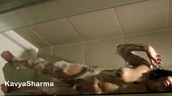 Tante Gujarat India Menggairahkan Di Bak Mandi Meremas Payudara Besar Dan Memainkan Memek – Film Panas Hindi Lengkap