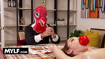 Kebanggaan Peziarah: Perjalanan Mesum Della Memasuki Ritual Sakral Keluarga Tirinya