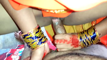 भाभी ने देवर के साथ अपने वादे को पूरा करते हुए जी भर के मनाई सुहागरात