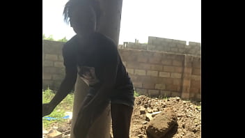 Gadis Liar Tak Kuasa Menahan Diri Saat Memasak Untuk Keluarga