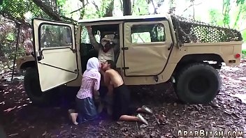 Goyangan Arab Di Bus Rumah Kedua Yang Menggairahkan