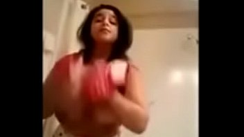 Payudara Besar Arab Yang Menggoda