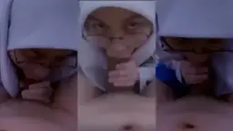 Dibuat Meringkuk Oleh Keponakan Tercinta Yang Berhijab Dan Berkacamata