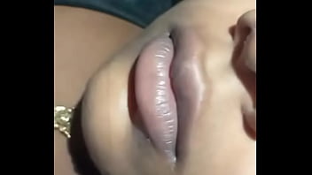 Bibir Seksi Desi Yang Menggoda