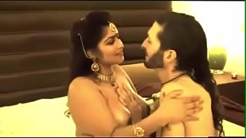 Guru Seksi India Dengan Payudara Besar Beradegan Mesra Dengan Murid Dalam Serial Web Hindi