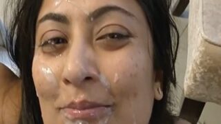 Pria Menikmati Blowjob Dan Memuaskan Hasratnya Di Wajah Pacar Jalangnya